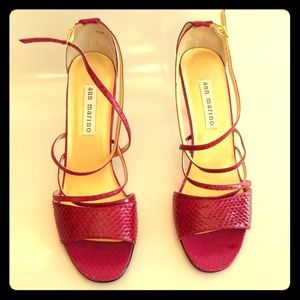 Fushia snakeskin strappy pumps NWOT